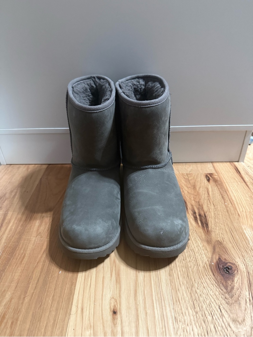 UGG Kids Classic Short Boots in Gray size 6 fits like women’s 7.5